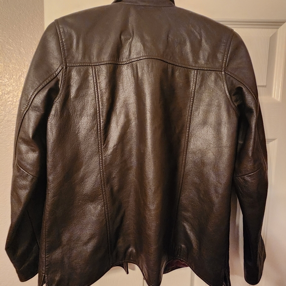 Beautiful Brown Leather Jacket - Picture 2 of 5